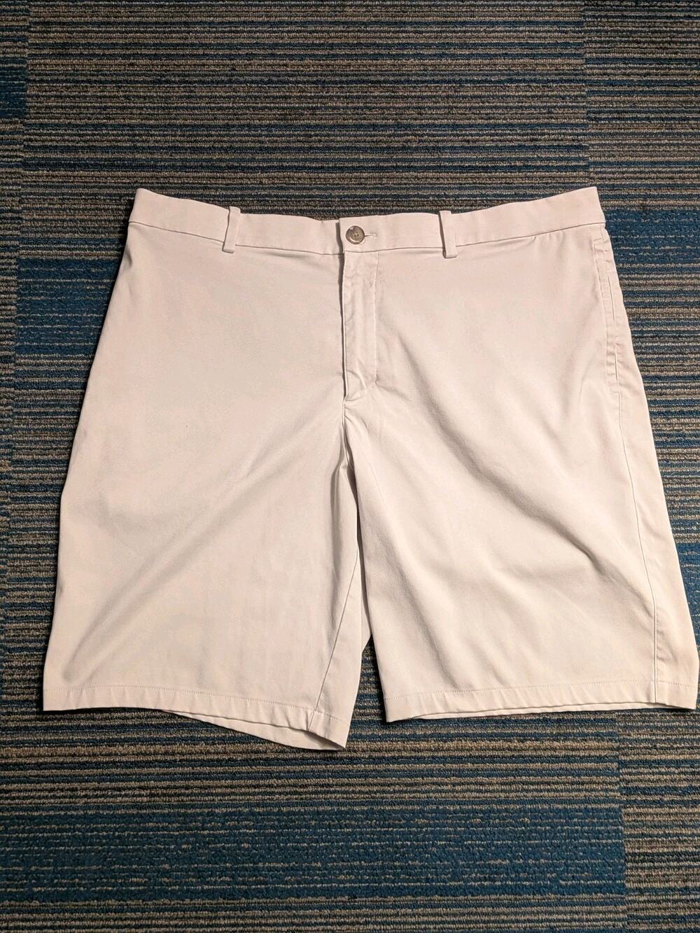 Nike Shorts Mens Size 40 Ivory Swoosh Golf Dri Fit Casual Flat Front Chino
